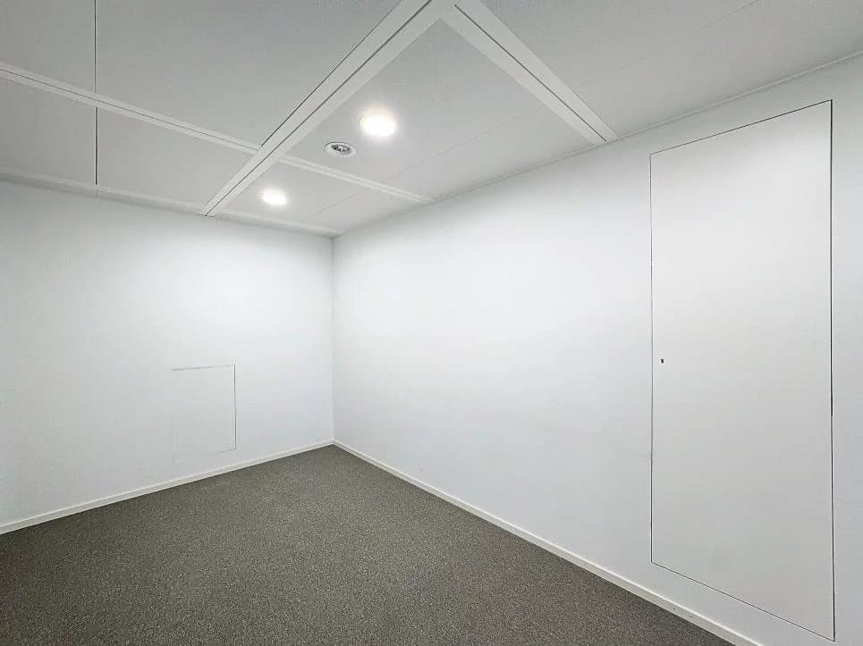 Bureaux spacieux à louer, emplacement stratégique proche de l'aéroport. — 6