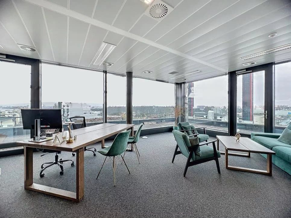 Prächtige Bürofläche von 570 m² im Attikageschoss, im Herzen von Le Lignon