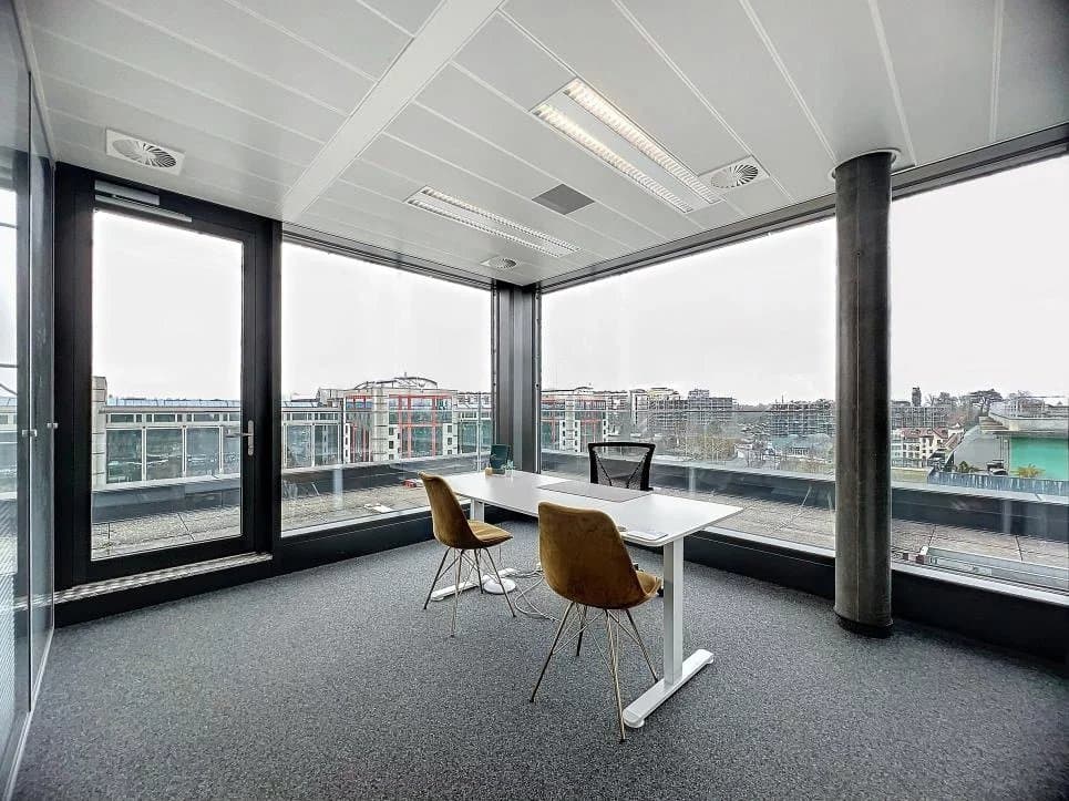 Magnifique espace de travail attique de 570m2 au coeur du Lignon — 3