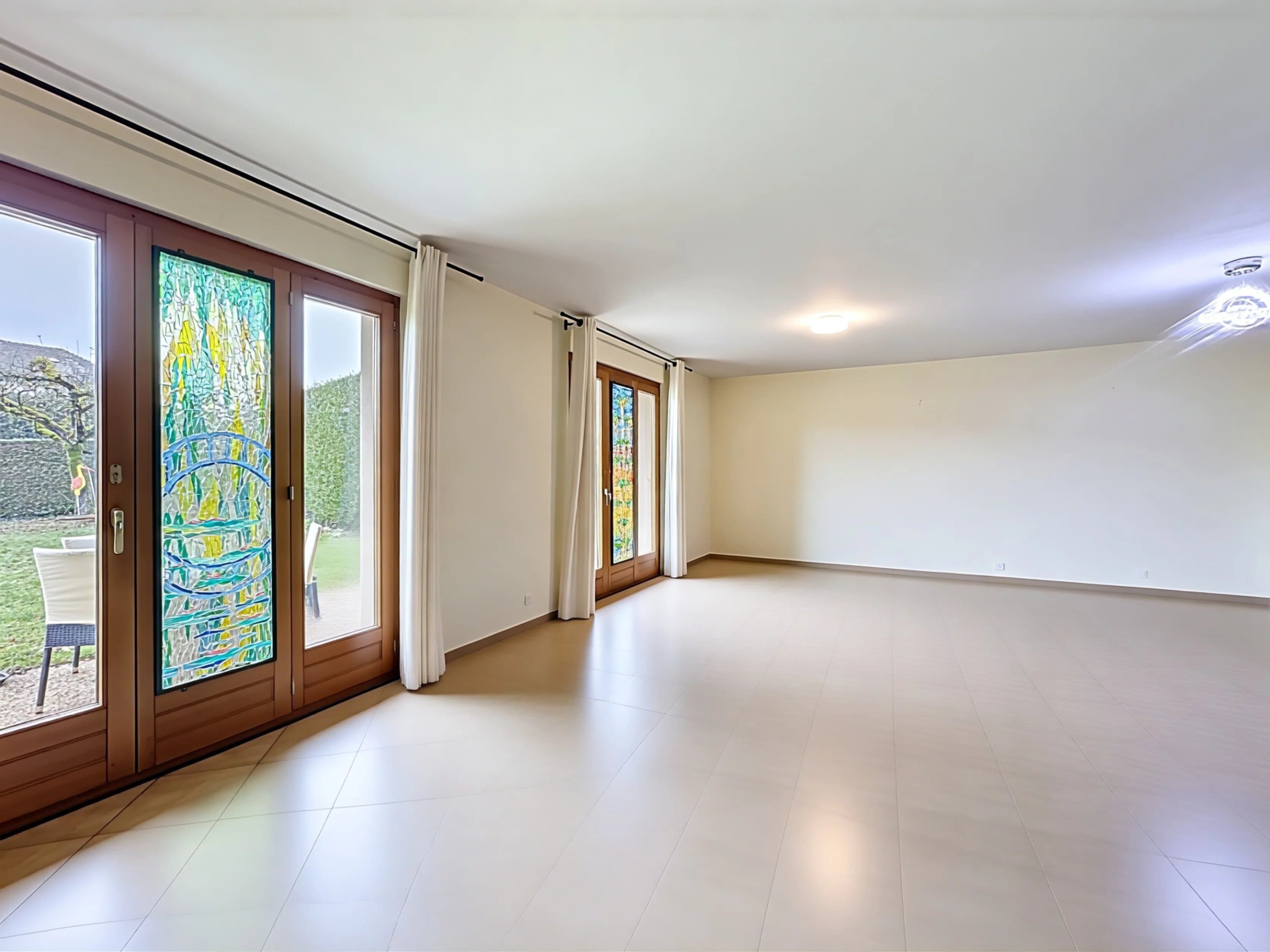 Helles Haus mit Cheminée, Garten und grossem Potenzial — 3