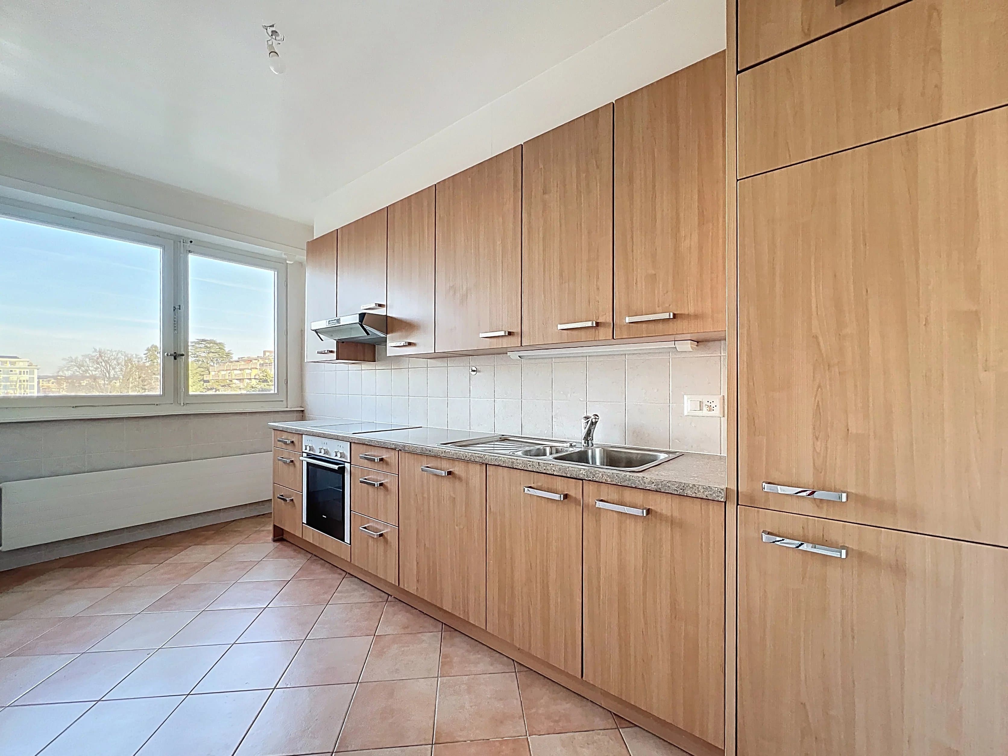Appartement charmant à Champel avec balcon spacieux — 4