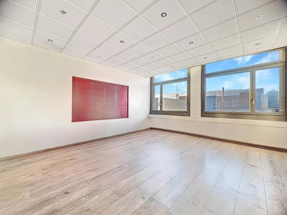 Spacieux bureaux en plein centre de Satigny — 4