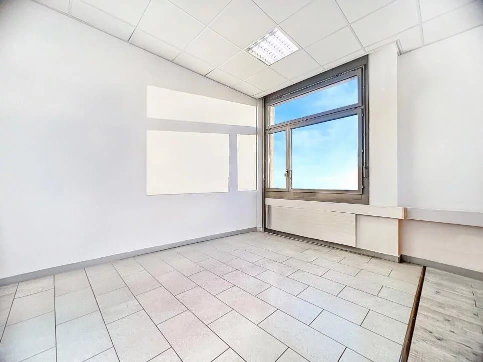 Schöne Gewerbefläche zur Nutzung bereit — 4