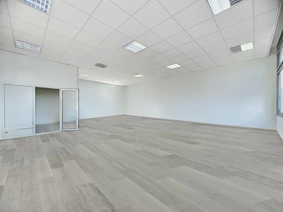Schöne Gewerbefläche zur Nutzung bereit — 5