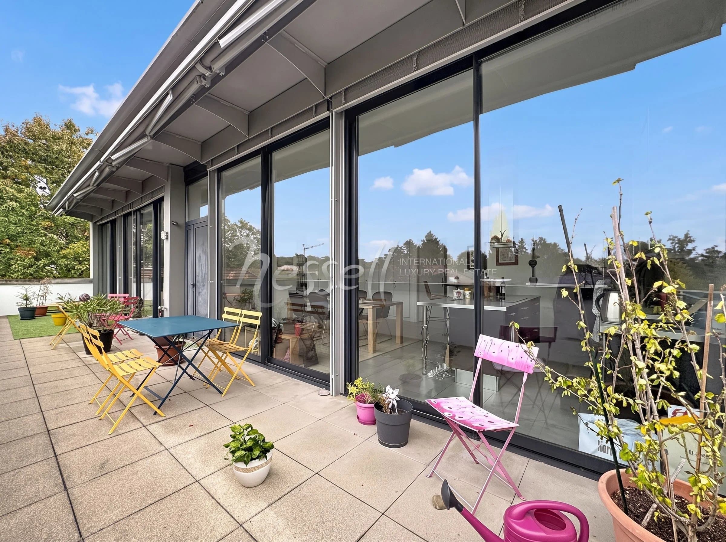 Moderne 5-Zimmer-Dachgeschosswohnung mit großer Terrasse in der Nähe des Collège du Léman — 4