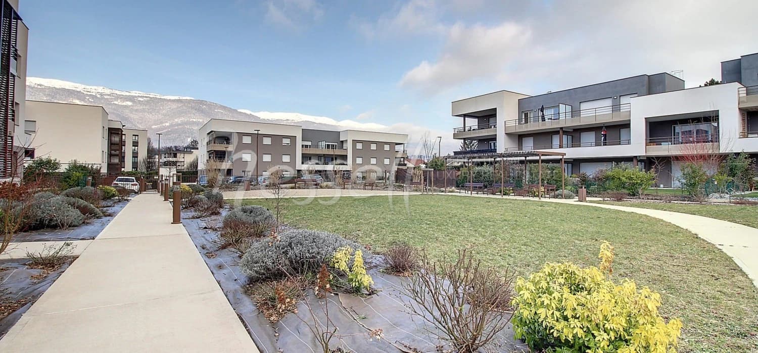 Bel appartement récent avec large terrasse, au calme
