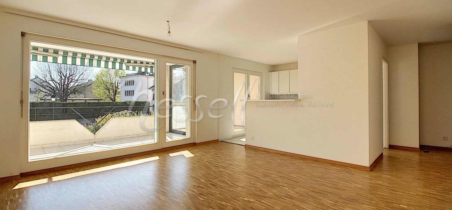 Lumineux et confortable appartement de quatre pièces au calme