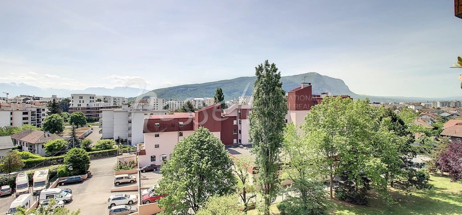 Spacieux et lumineux appartement tout proche de Genèv
